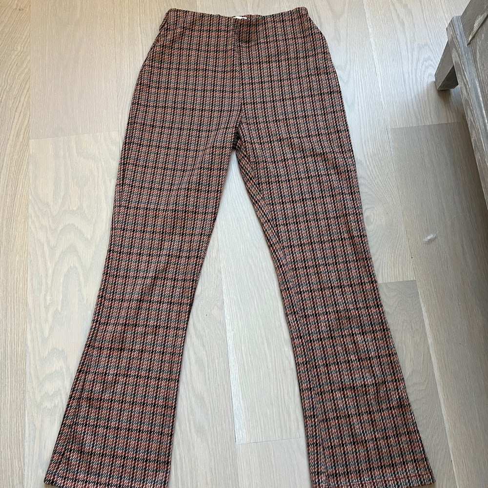 UO Cara High-Waisted Pattern Kick Flare Pant BROWN PLAID
